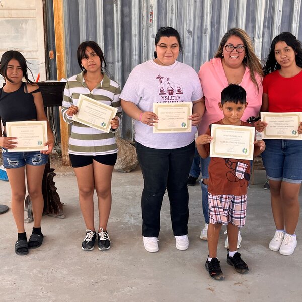 Our Stay in School Scholarships make it possible for children and youth receiving an education in Mexico successfully complete their studies by offering a supplemental annual scholarship to help with the added expenses of being a student. 
