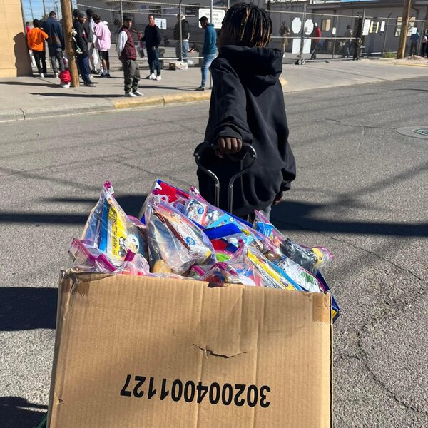 Bookie made snack bags for the migrant children. 